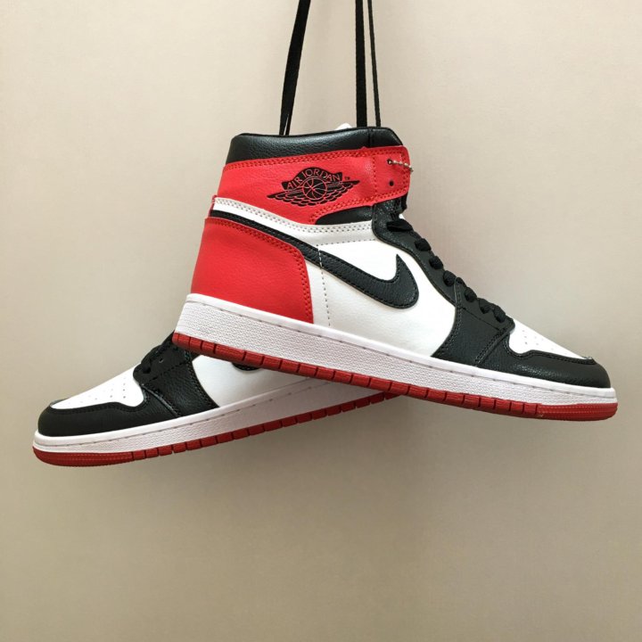  Кроссовки Nike Jordan 1