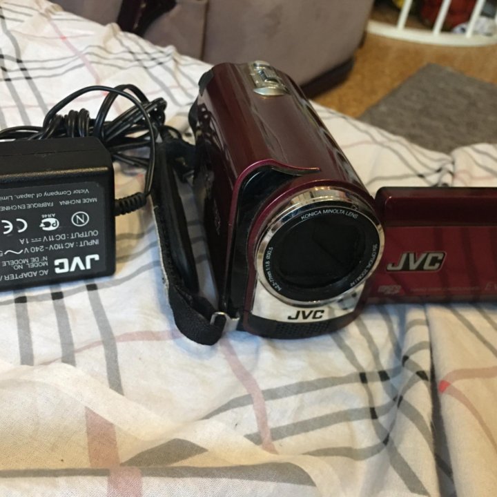 Видеокамера HDD JVC everio