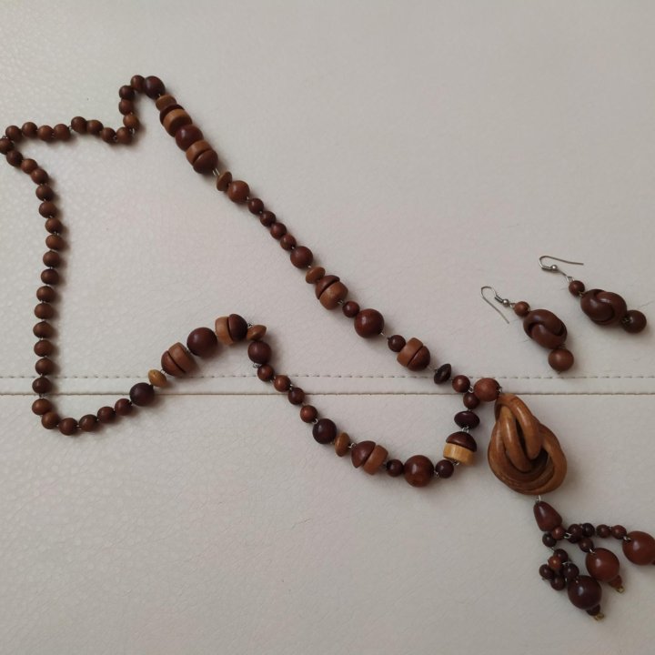 Бусы деревянные