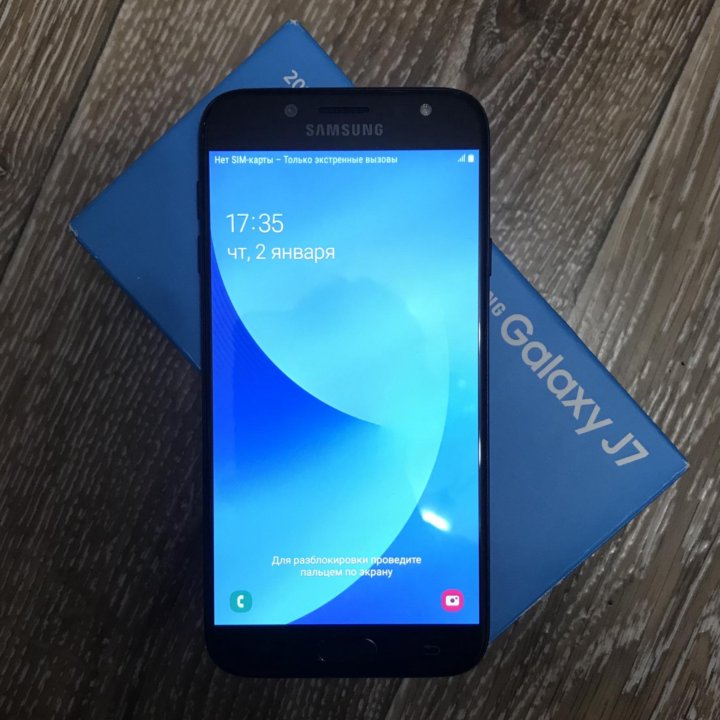 Телефон Samsung Galaxy J7