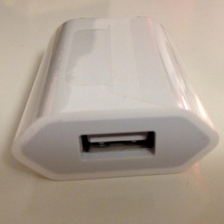 Зарядное устройство Apple USB Power Adapter