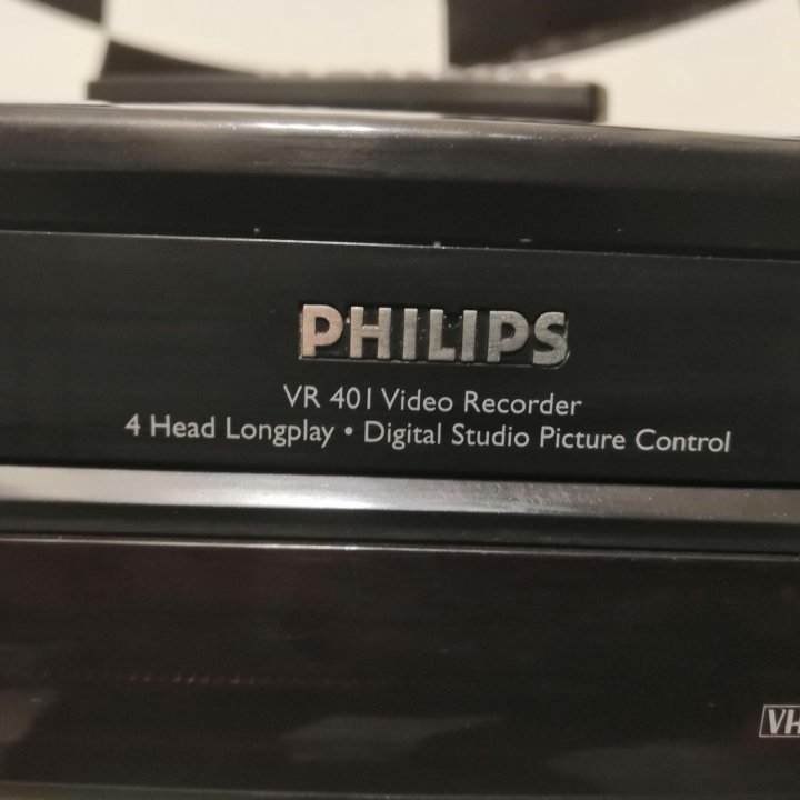 Видеомагнитофон Philips