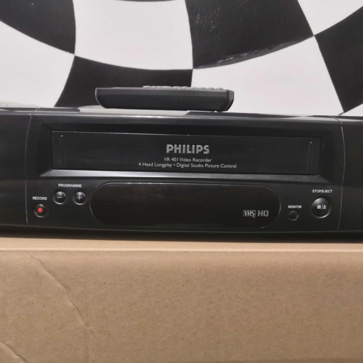 Видеомагнитофон Philips