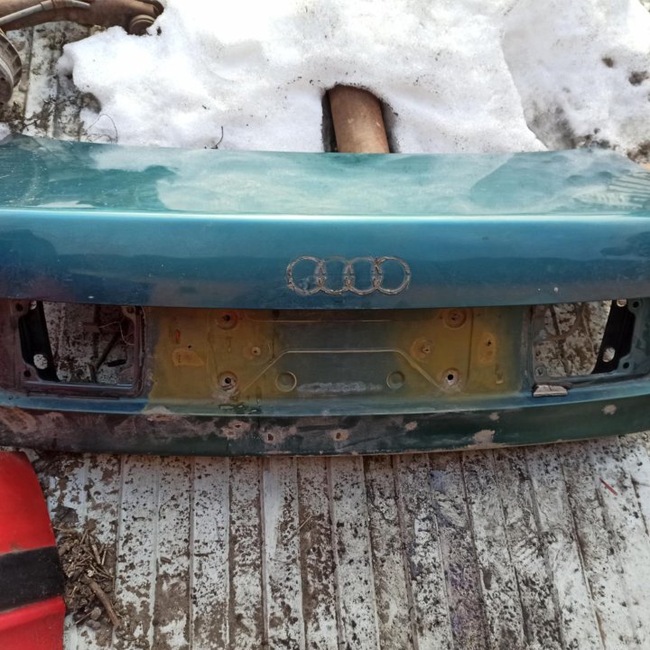 Крышка багажника Audi 80 B4