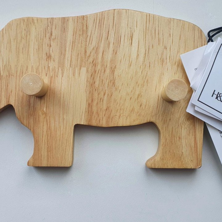 Деревянная вешалка H&M Home в форме носорога