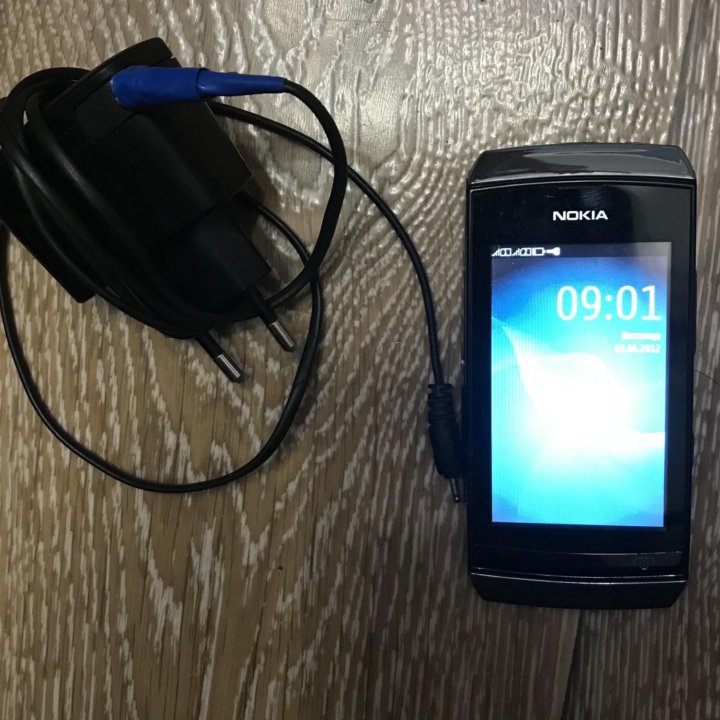 Телефон Nokia 305