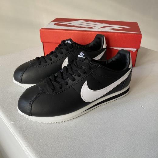 Кроссовки Nike cortez