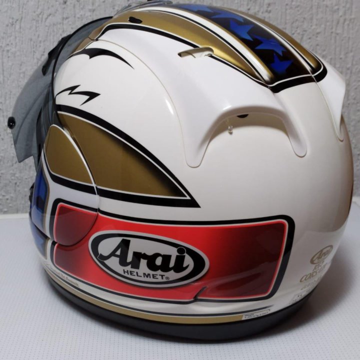 Спортивный мотошлем Arai