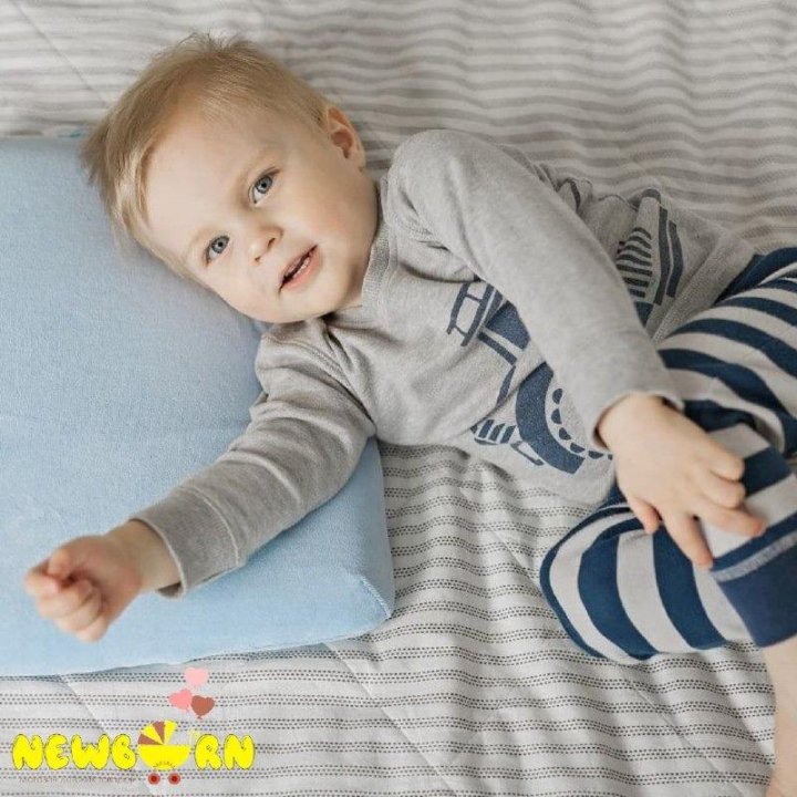 Подушка с эффектом памяти Классика Baby от 1 года