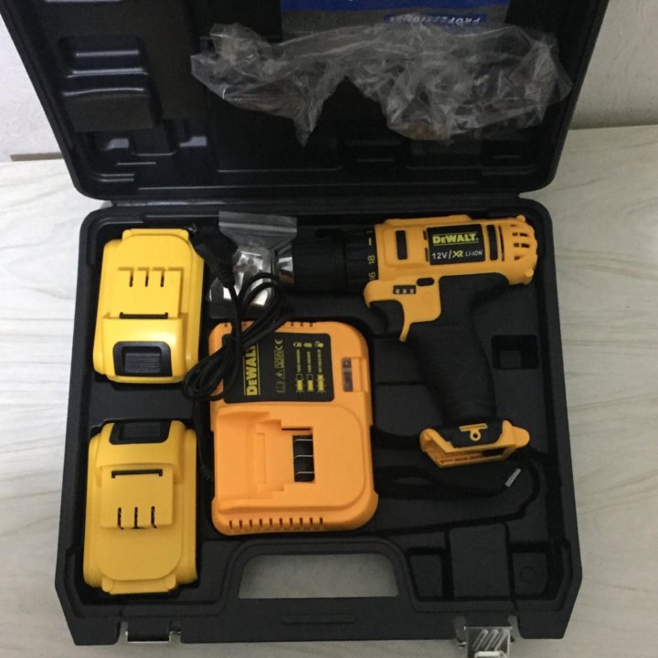 Шуруповерт DeWALT 12v