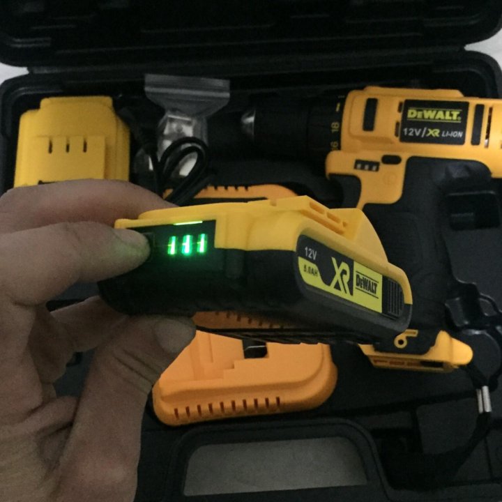 Шуруповерт DeWALT 12v