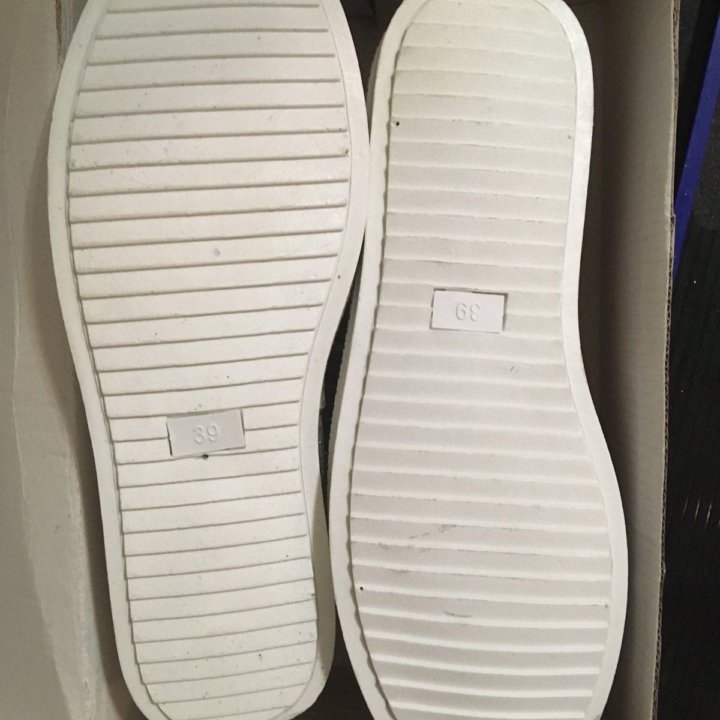 Слипоны (кеды)