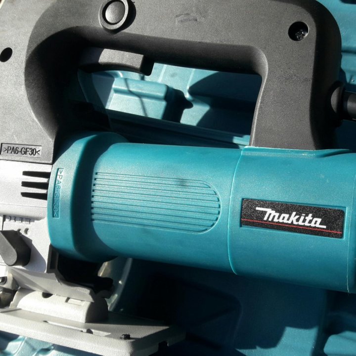 Лобзик Makita 600w 220V