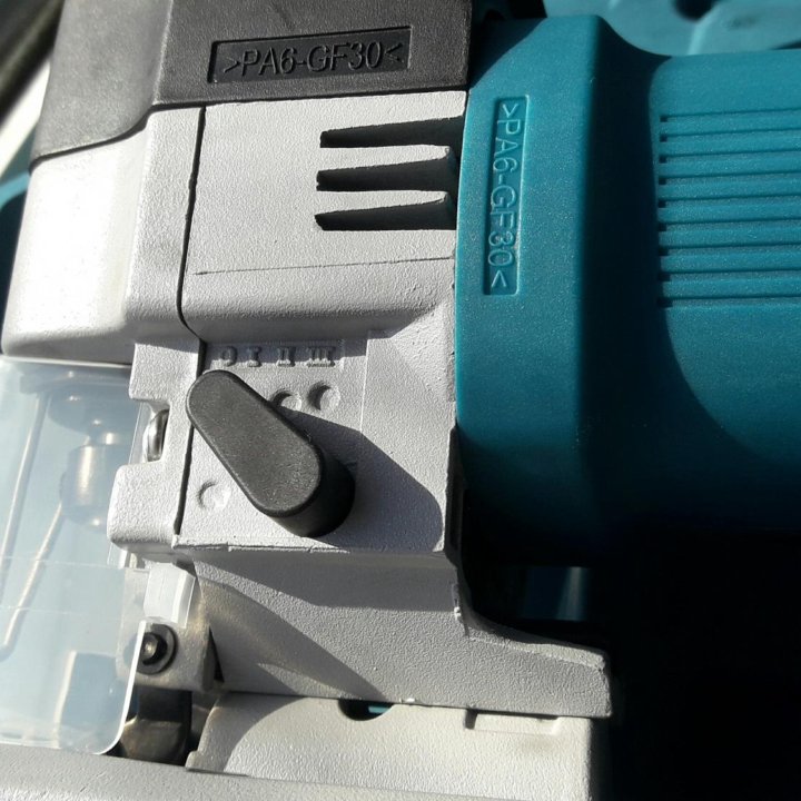 Лобзик Makita 600w 220V