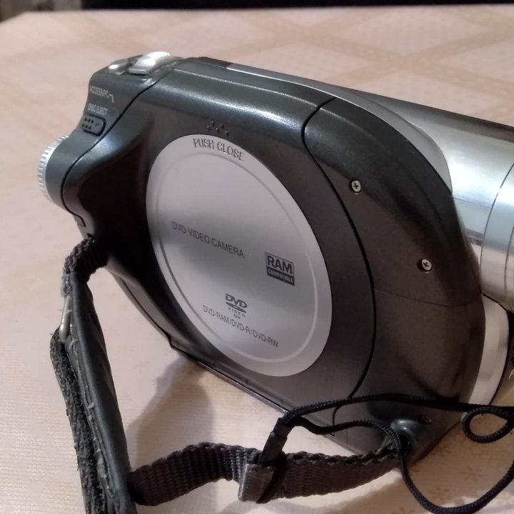 Видеокамера Panasonic VDR-D160