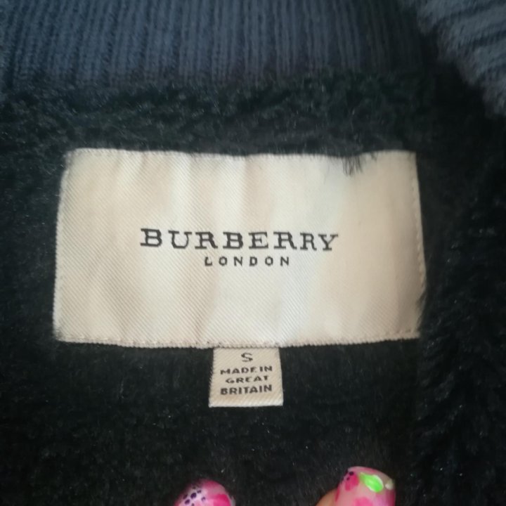 Стильная куртка BURBERRY. Размер 38/40/42