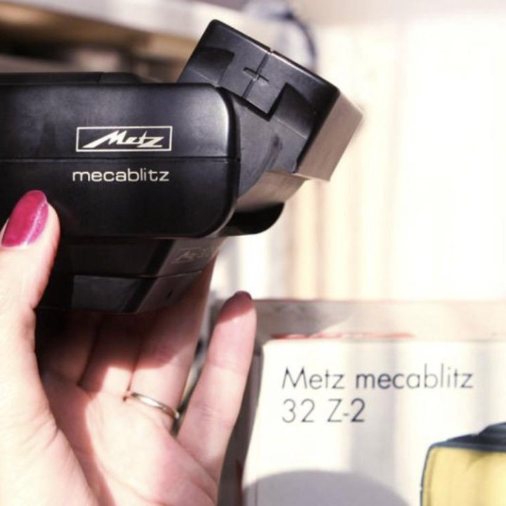 Фотовспышка Metz Mecablitz 32 Z-2