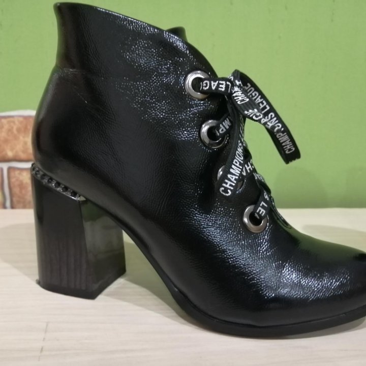 Ботинки 38 размер