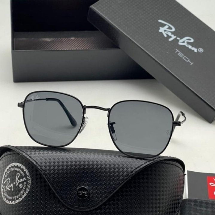 Солнцезащитные очки Ray ban