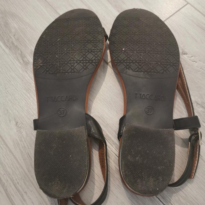 Сандали с крыльями