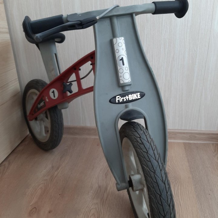 Беговел Firstbike