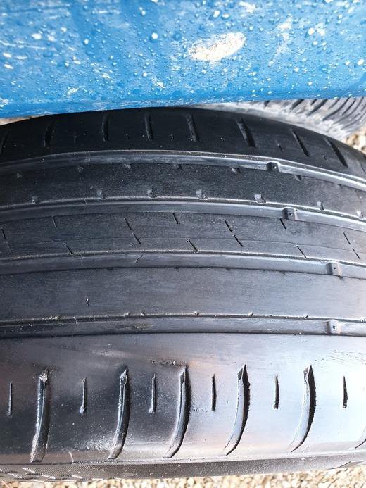 Шины бу лето Kumho 215-55R17 4-2-1шт подбор