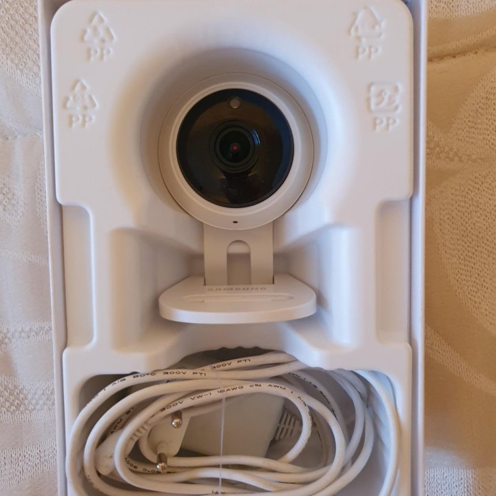 видеоняня Samsung SmartCam HD plus. Видеоняня