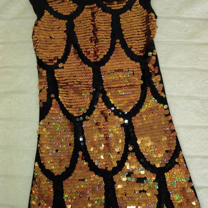 Платье со стразами 6-8лет