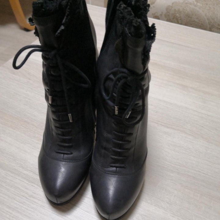 Ботильоны, Calipso