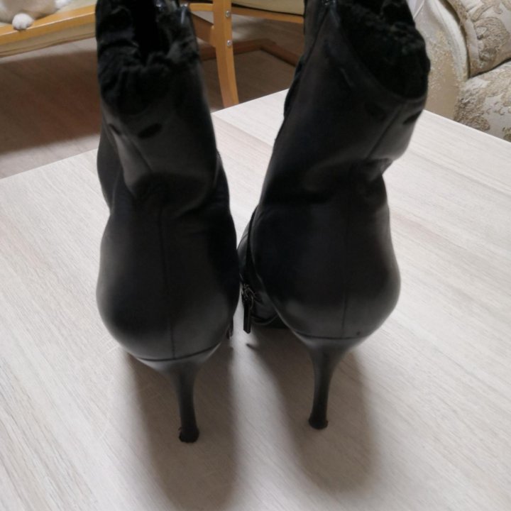 Ботильоны, Calipso