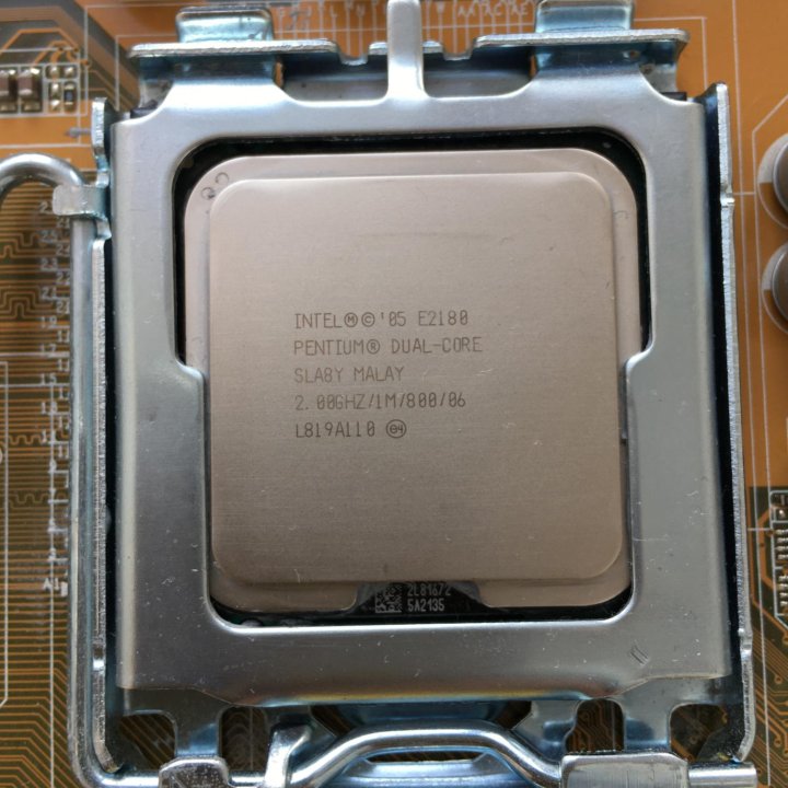 Intel Pentium E2180 (S775, 2 ядра, 2Ггц)