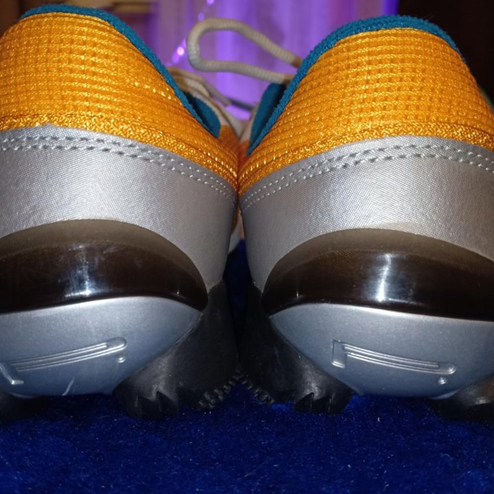 Кроссовки Pirelli