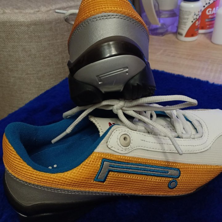 Кроссовки Pirelli