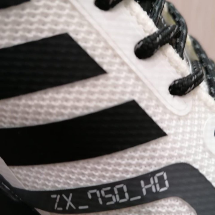 Кроссовки Adidas ZX 750 HD