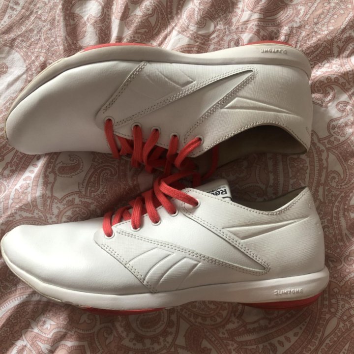 Reebok кроссовки