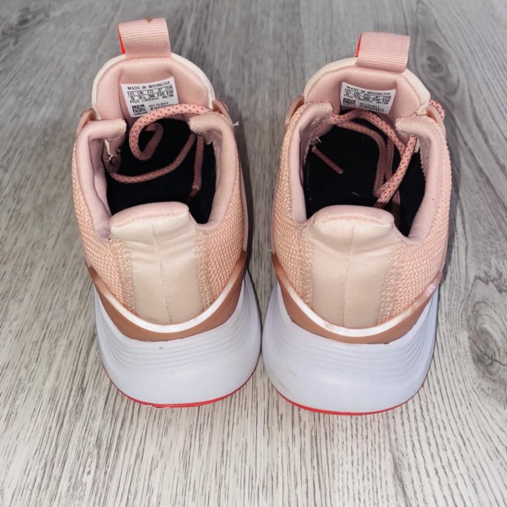 Кроссовки Adidas