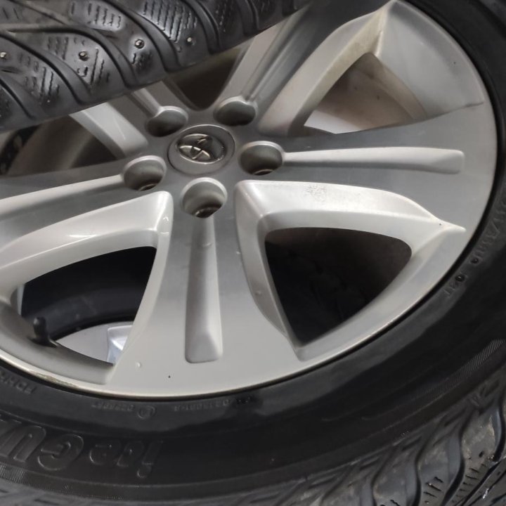 Колеса на Тойоту 245/55 R19