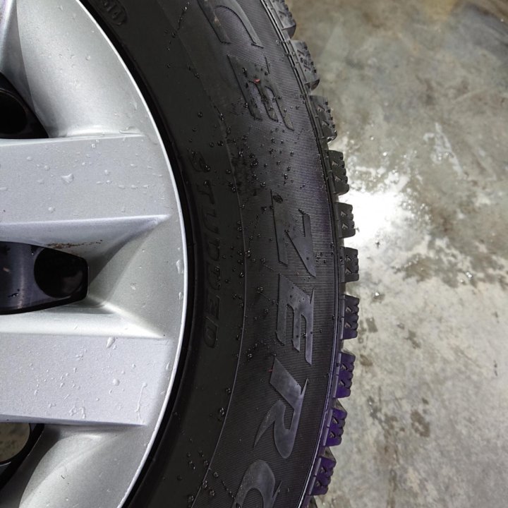 Зимние шины PIRELLI Ice Zero 215/65 16