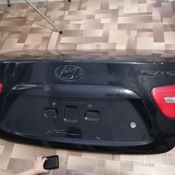 Крышка багажника Hyundai Elantra