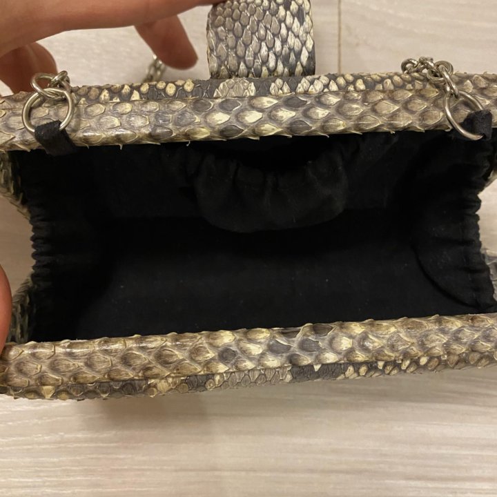 Клатч на цепочке