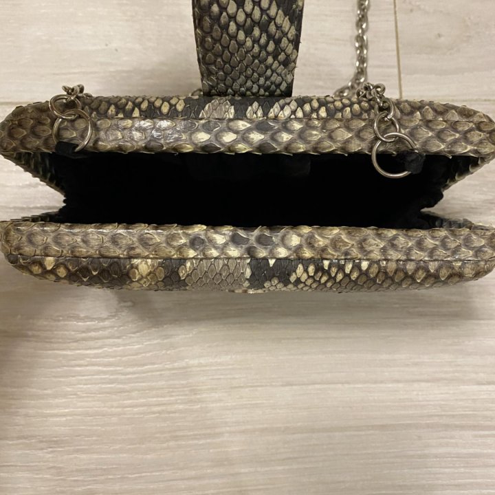 Клатч на цепочке