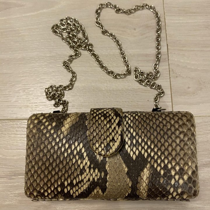 Клатч на цепочке