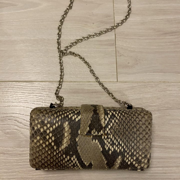 Клатч на цепочке