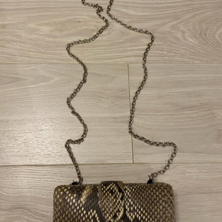 Клатч на цепочке