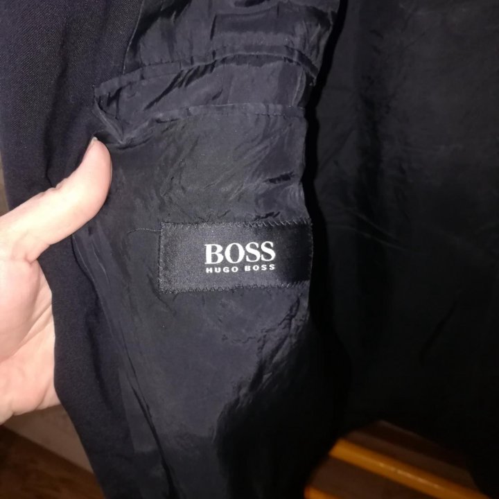 Пиджак hugo boss, чёрный.