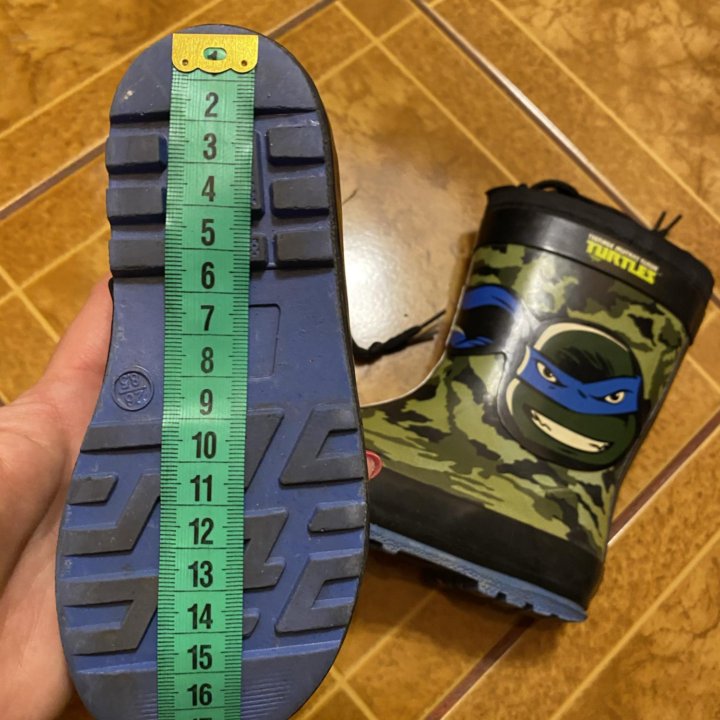 Резиновые сапоги