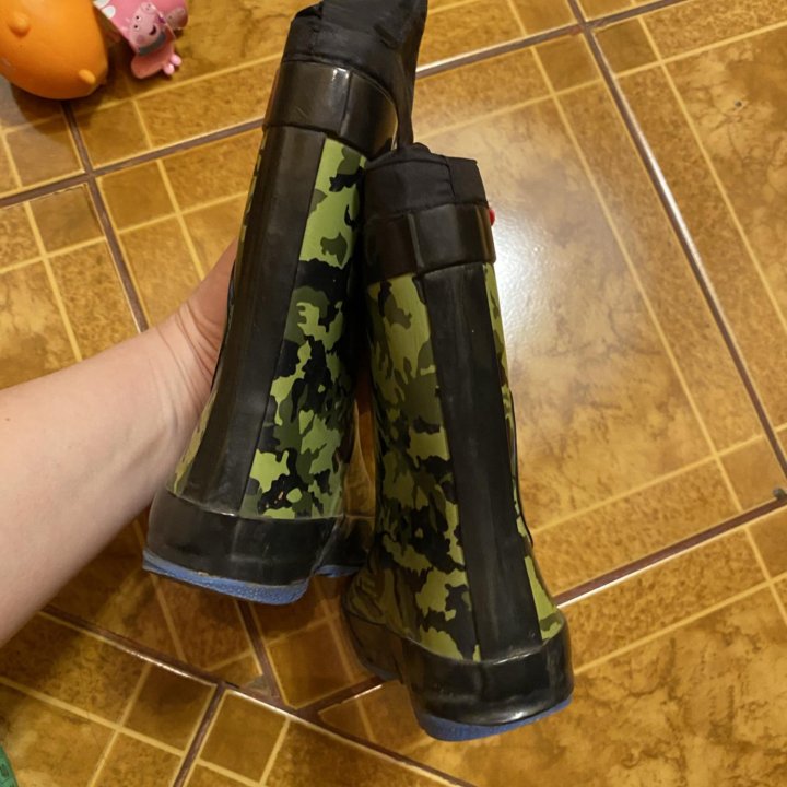 Резиновые сапоги