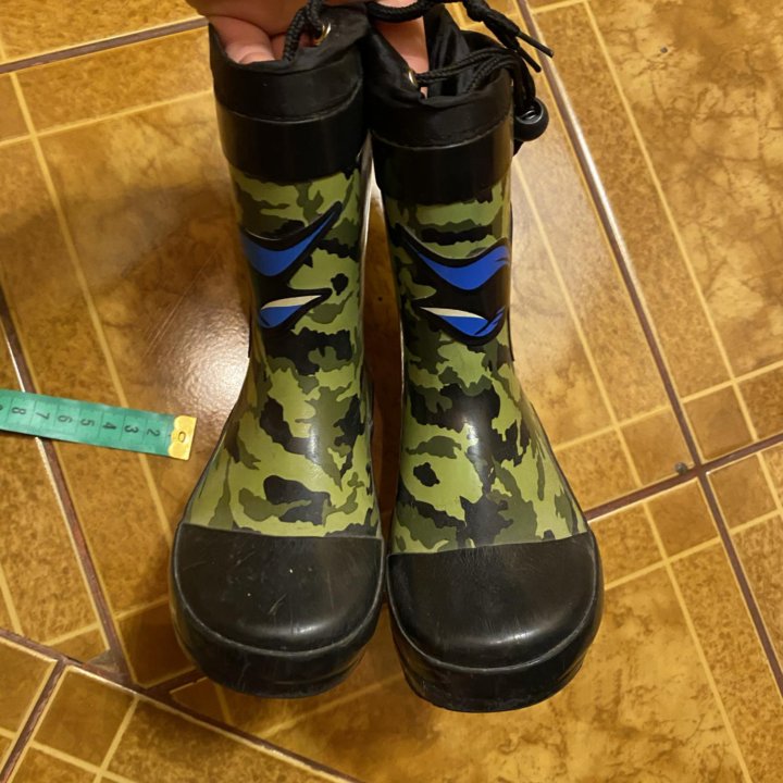 Резиновые сапоги