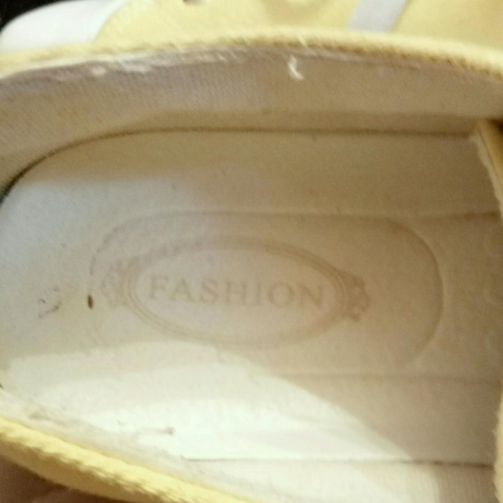 Кеды на платформе.