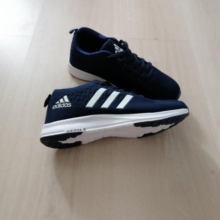 Новые кроссовки Adidas р.39